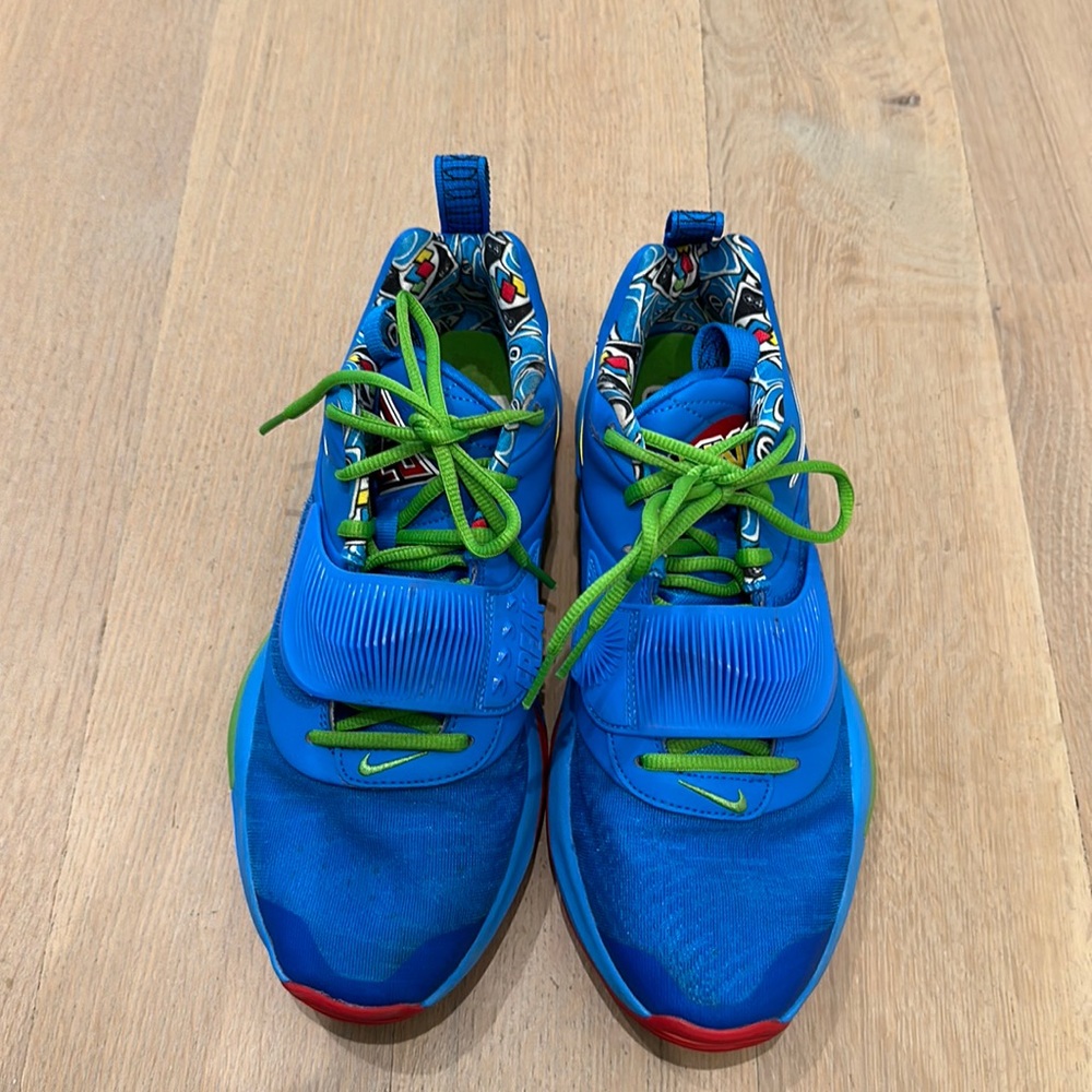 Giannis Uno basketball shoes size 9